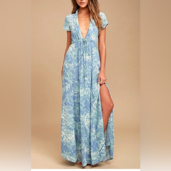 Lulu's Blue and White Maxi Dress with Slit size XS - Picture 1 of 6